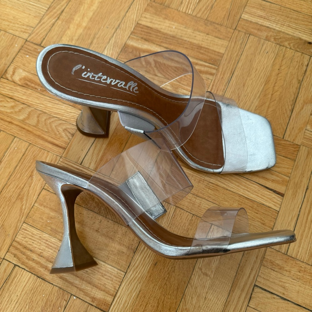 L'INTERVALLE Shiny Silver Open-Toe Heels